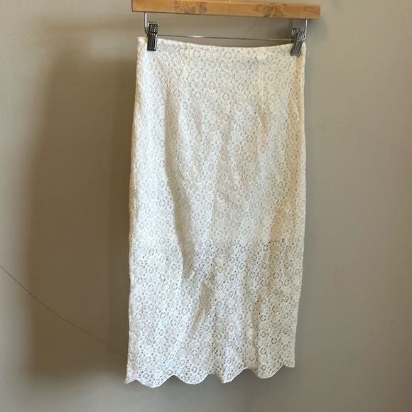 BCBGeneration Lace Pencil Skirt NWT White Floral Size 0 Partially Lined - Picture 2 of 12